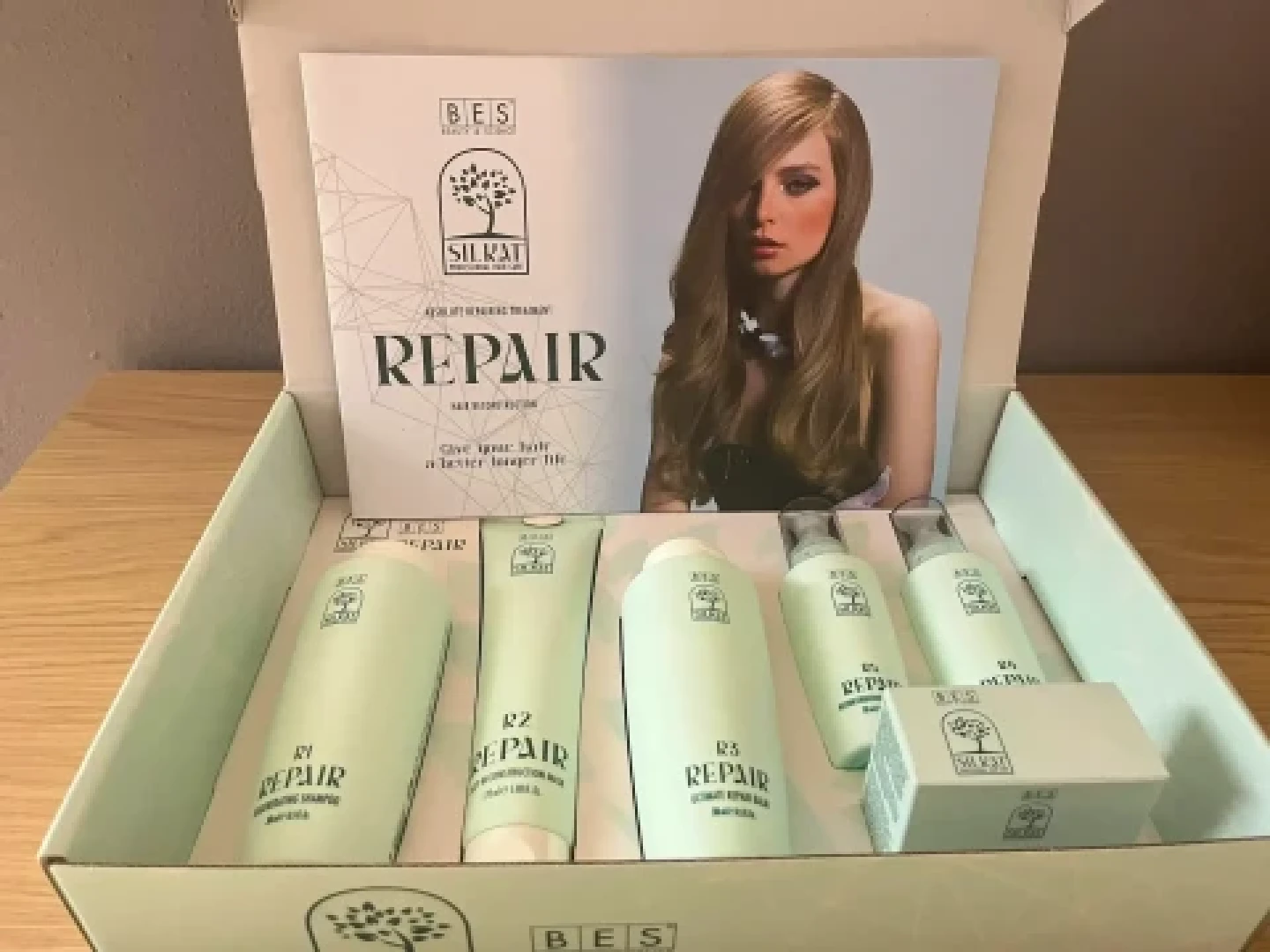 Vlasová kosmetika: Jak správně pečovat o vlasy + TOP produkty | Lvhair vlasy